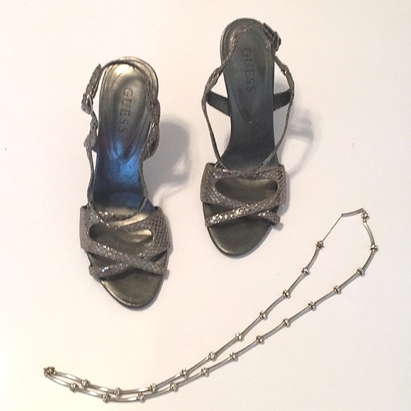 Guess dress shoes w snake-like texture - Picture 4 of 7